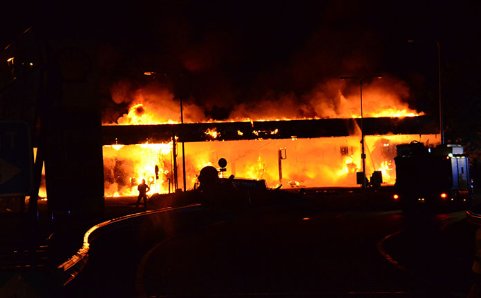 Tankstation in de brand