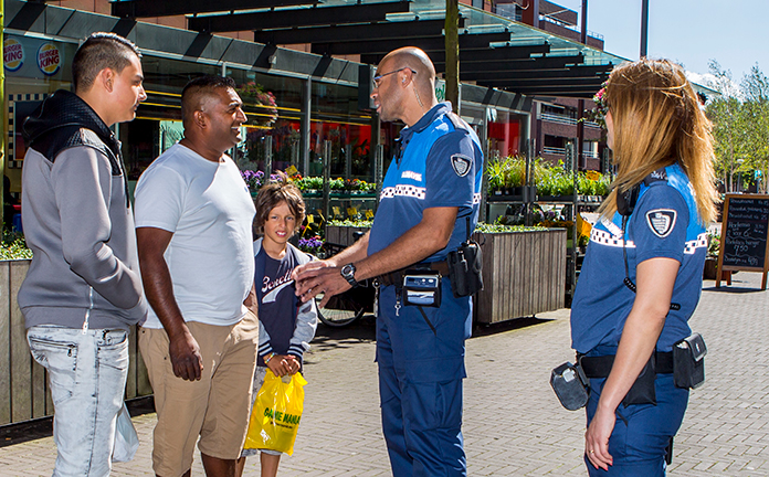Boa's in gesprek met inwoners