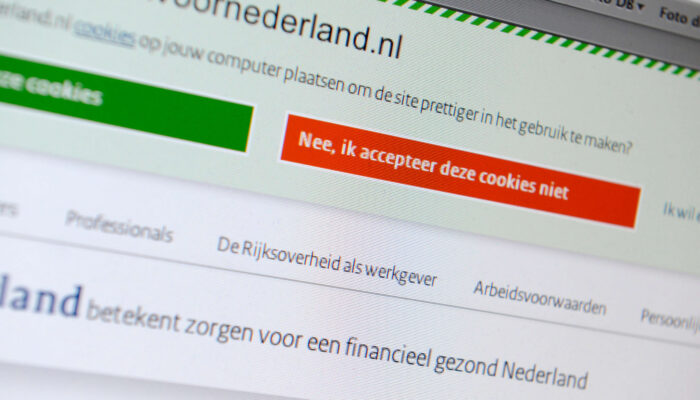 Cookiebanner op laptopscherm met opties Ja, ik accepteer deze cookies en Nee, ik accepteer deze cookies niet