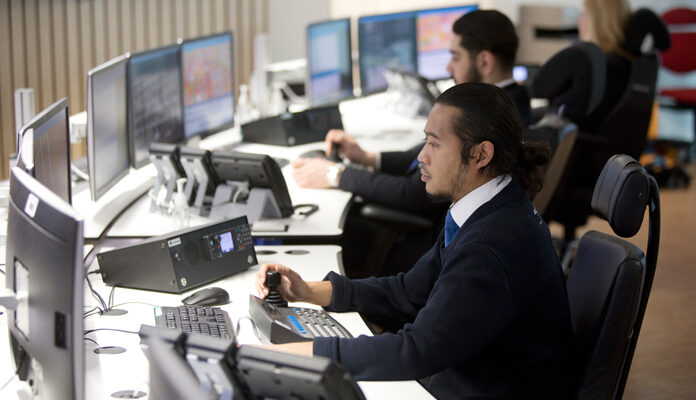 Toezichthouders voor schermen