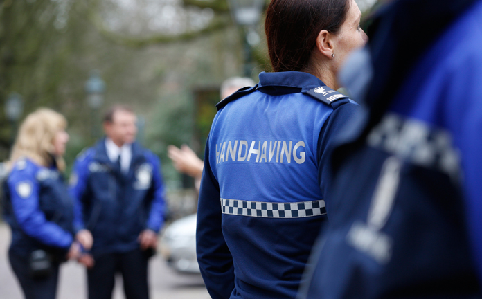 Boa's op straat in gesprek