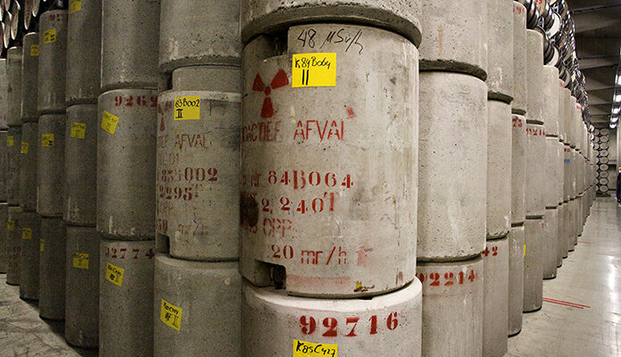 Vaten met chemisch afval
