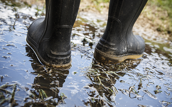 Laarzen in de modder