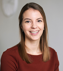 Vergrootglas gericht op briefgeld