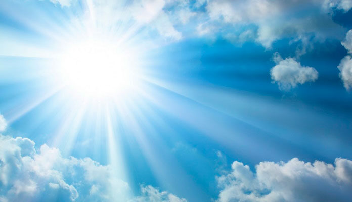 luchtfoto met zon en wolken