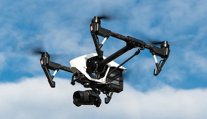 Drone vliegend in de lucht