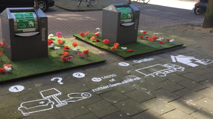 Uitleg op en rond de containers