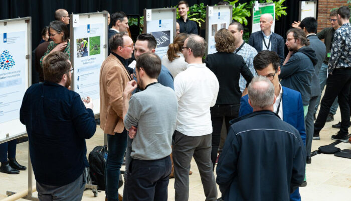 Deelnemers symposium ‘Modern inspections with new technologies’ wisselen kennis uit