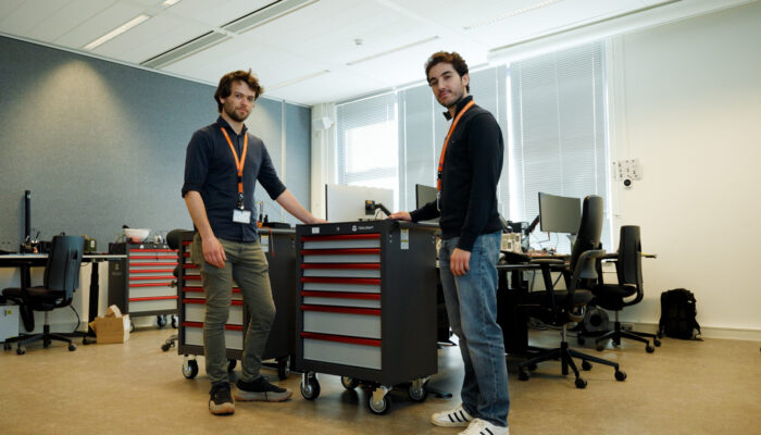 Dion en Kaan in overleg